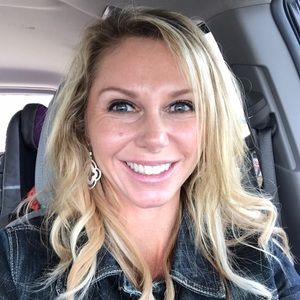 Meet your Posher, April